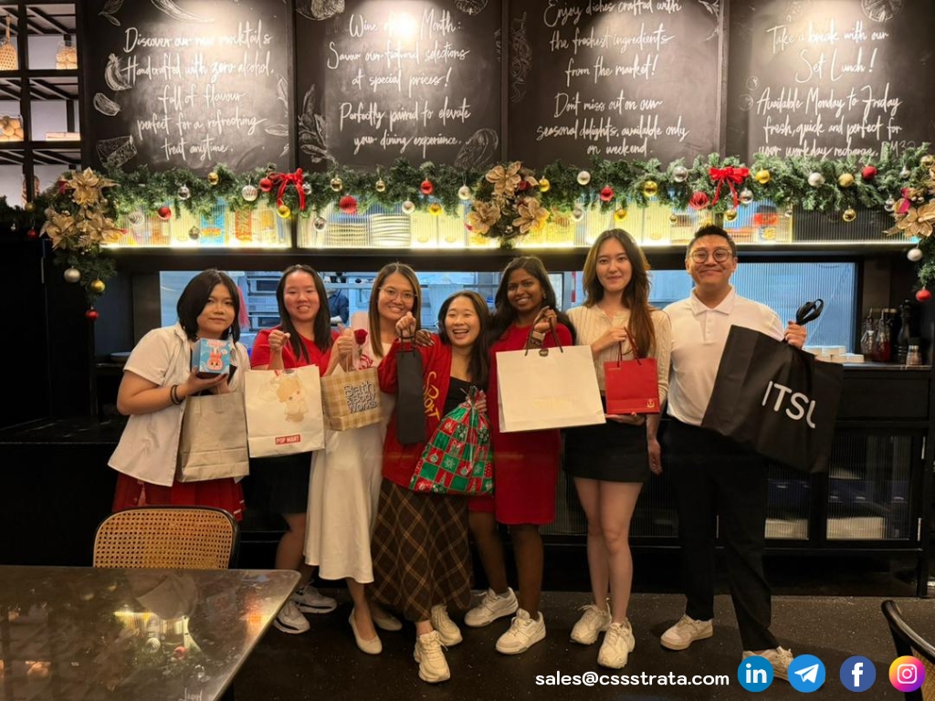 One Team, Many Moments💛